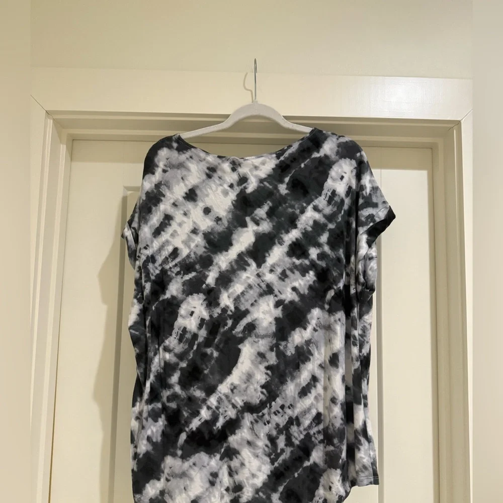 Calvin Klein Top - Picture 3 of 3